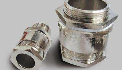 戶外如何確保金屬防水接頭的防水功能和安全性？